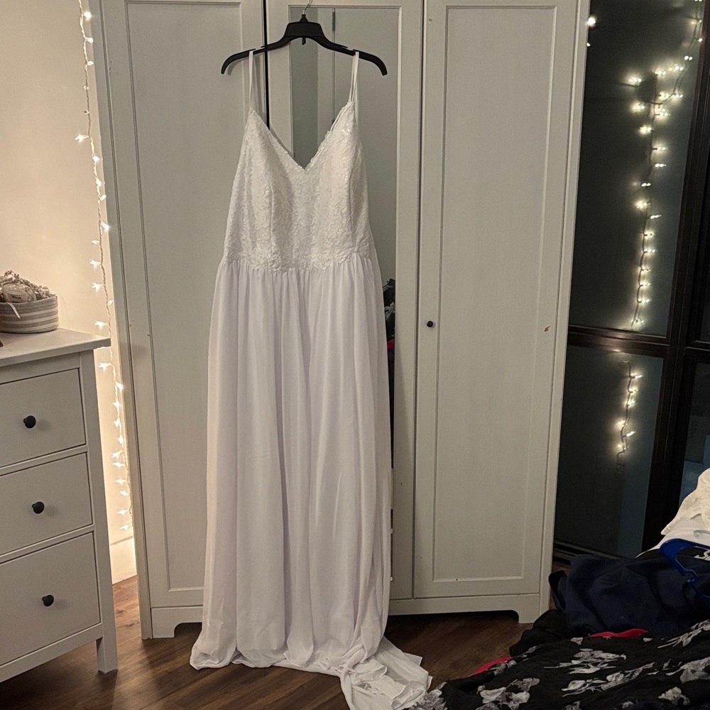 Elegant White Lace Women’s Dress